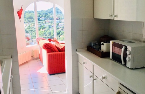 Benissa Coast Apartamento | 2bed 2bath con piscina privada y vistas al mar goza de sol todo el día!