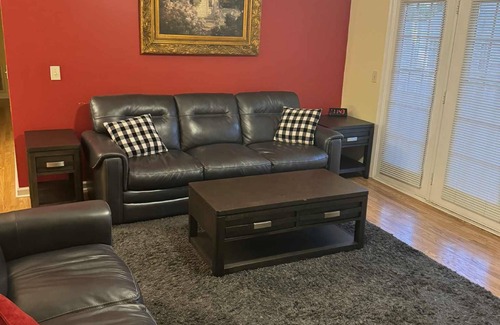 Greensboro Apartamento | 2Bed 2Bath Cozy Apartment off Guilford college!
