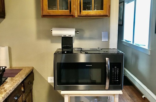 Kansas City Casa | 2bed/2bath House 7 min. drive to Downtown Kansas City