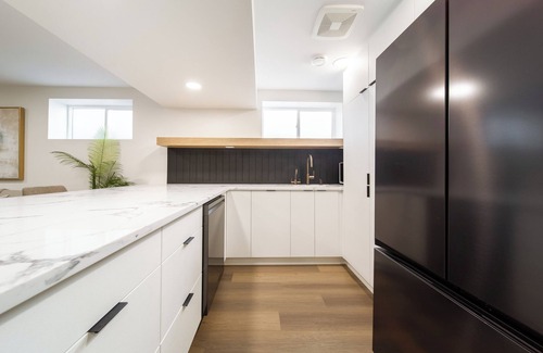 Northwest Edmonton Casa | *2Bed*Luxury Retreat* Suite*AC*