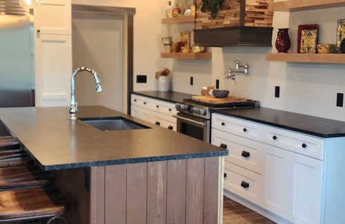 Ravenna Casa | 2-bedroom townhome. Centrally located to multiple college's. Pet friendly