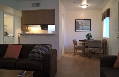 Surprise Condominio | 2BEDROOM2BATHCONDO segunda planta por encima de nadie