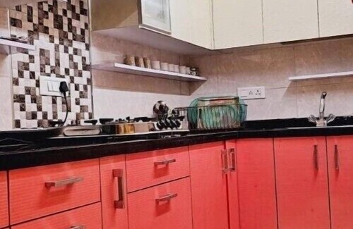 New Delhi Apartamento | 2BHK Apartment in Lajpat Nagar 4 near Market by HostMyStay