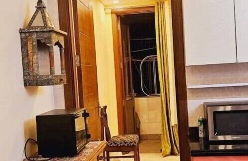 New Delhi Apartamento | 2BHK Apartment in Lajpat Nagar 4 near Market by HostMyStay
