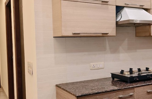 Lajpat Nagar Apartamento | 2BHK in Lajpat Nagar near Market