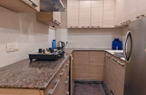 Lajpat Nagar Apartamento | 2BHK in Lajpat Nagar near Market