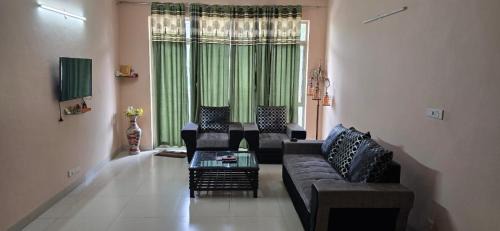 Gurugram Apartamento | 2BHK kitchen wi-fi Vatika