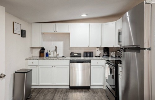 Rosedale Casa | 2BR/1BA Home|Weekend Getaway|Quiet Area|Near KU