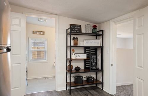 Rosedale Casa | 2BR/1BA Home|Weekend Getaway|Quiet Area|Near KU