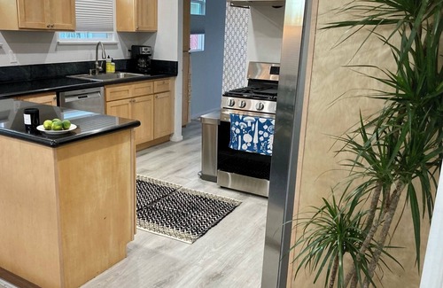 Mid-Wilshire Casa | 2br/1ba Mid-Wilshire Hideaway— Where LA Comes Together. Quiet, central retreat.