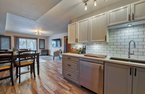 Fairways Chalet De Esquí | 2BR/1BA Suite: Ski In / Hot Tub / Amazing Views!