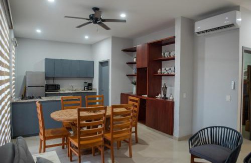 Ferrocarrilera Apartamento | 2br/2ba Condo 1 block to ocean! - Unit 3
