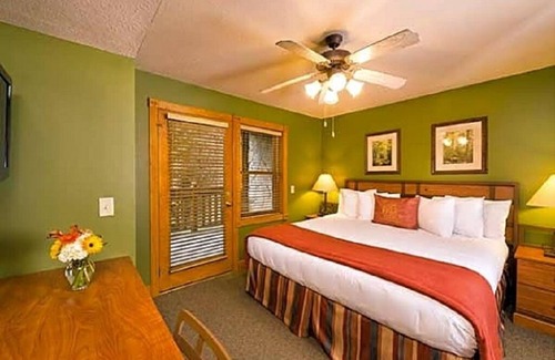 Gatlinburg Complejo | 2BR 2BA Luxury Villa Westgate Smoky Mountain Resort & Water Park