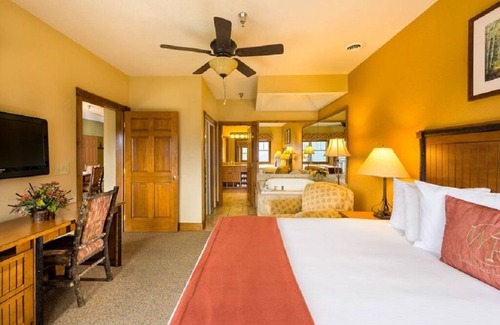 Gatlinburg Complejo | 2BR 2BA Luxury Villa Westgate Smoky Mountain Resort & Water Park