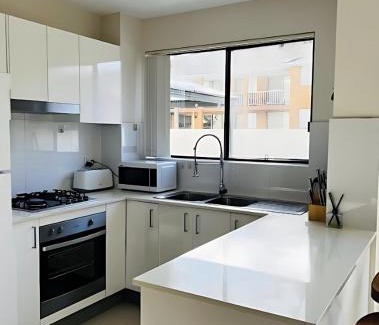 Parramatta Apartamento | 2BR 2BA Paramatta with Private Deck - SYD16