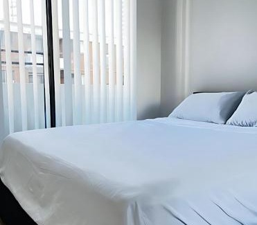 Parramatta Apartamento | 2BR 2BA Paramatta with Private Deck - SYD16