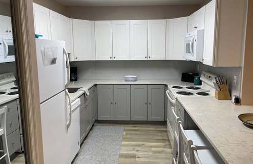 Caine Woods Condominio | 2BR 2BA Quiet North OCMD Condo+Hot Tub+Beach+Pool