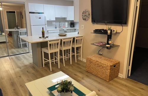 Caine Woods Condominio | 2BR 2BA Quiet North OCMD Condo+Hot Tub+Beach+Pool