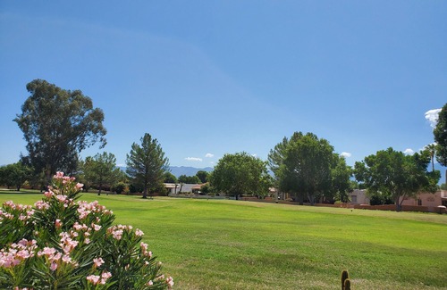Country Club Estates Casa | Encantadora casa adosada de 2 habitaciones y 2 baños situada en uno de los campos de golf de Green Valley