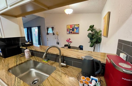 Riverside Casa | 2br/2bath King House 5 minutes to Downtown ATX!