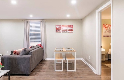 Kitchener Casa | 2BR+AC+Wi-fi+Kitchen+Washer+Dryer+FreePrkng+Pet