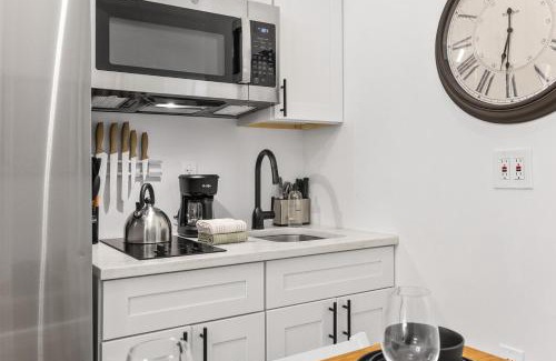 Harlem Apartamento | 2BR and 2BA in Historic Brownstone near Subway