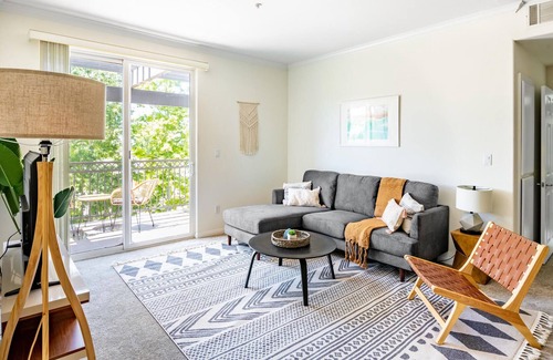 Thousand Oaks Apartamento | 2BR Apartment in Thousand Oaks