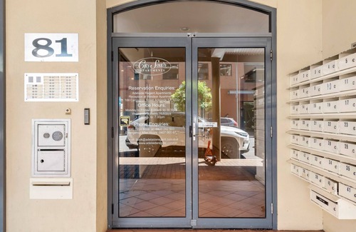 Adelaide Central Business District Apartamento | 2BR Apartment on Carrington with Car Parking