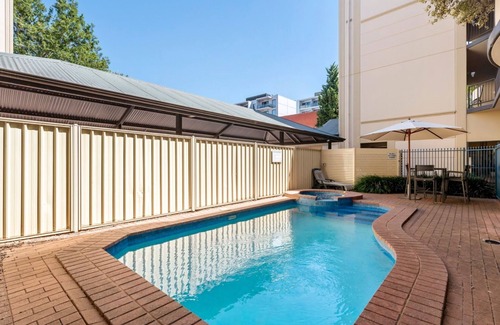 Adelaide Central Business District Apartamento | 2BR Apartment on Carrington with Car Parking