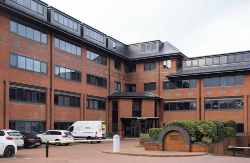 St Albans Apartamento | 2BR Apartment w/Fully Equipped Kitchen & Comfortable Beds for the Perfect Stay