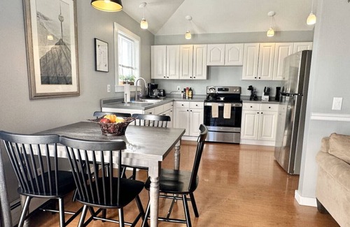 Salsbury Cove Apartamento | 2BR Apt + Deck, Fire Pit, Backyard! [Maine Escape]