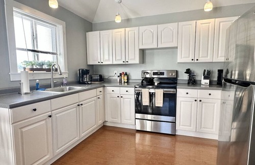 Salsbury Cove Apartamento | 2BR Apt + Deck, Fire Pit, Backyard! [Maine Escape]