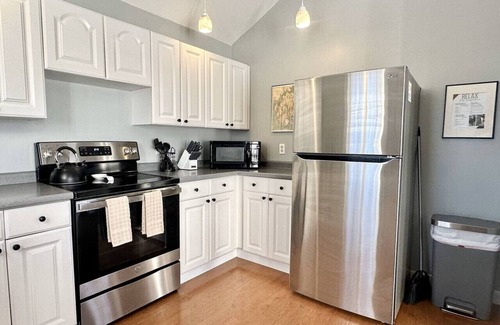 Salsbury Cove Apartamento | 2BR Apt + Deck, Fire Pit, Backyard! [Maine Escape]