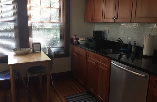 Hyde Square Apartamento | 2BR Apt in Boston close to Hospitals, Fenway Park, Bus, T, Restaurants and WF
