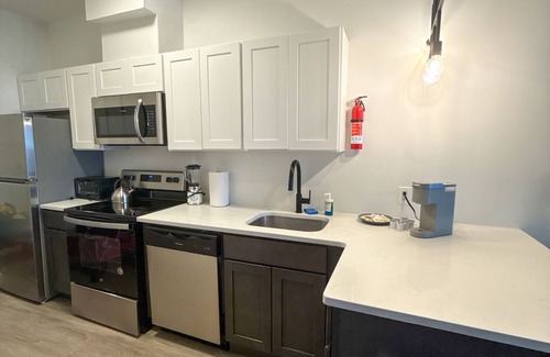 Elizabeth Apartamento | 2BR apt near EWR 1917