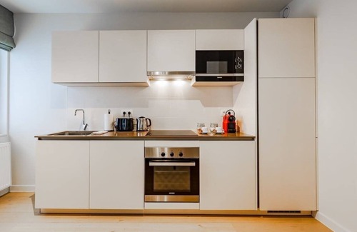 Plasky Apartamento | 2BR Apt Near NATO & EU