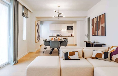 Plasky Apartamento | 2BR Apt Near NATO & EU