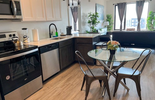 Elizabeth Apartamento | 2BR apt next to EWR 3923