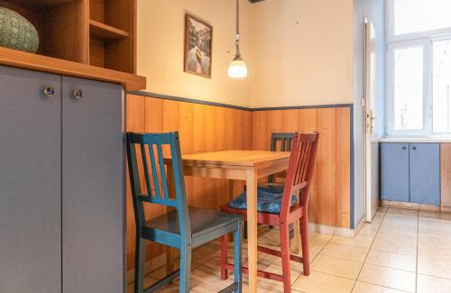 Matzleinsdorf Apartamento | 2BR Apt, Suitable for Longstays, Central Location