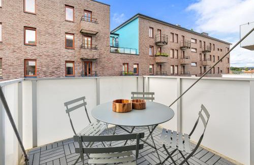 Gamle Oslo Apartamento | 2BR Apt w Balcony by Oslo S and Munch
