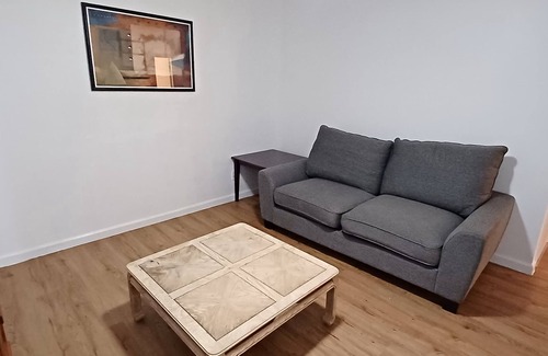 Victory Hills Apartamento | 2br apt with AC close to UNM/airport/hospitals/I-25/AFB/Stadiums