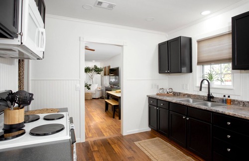Canyon Casa | 2BR/!BA DOWNTOWN BUNGALOW/NO CLEANING FEE/PETS/ CLOSE TO HIKE PALO DURO CANYON.