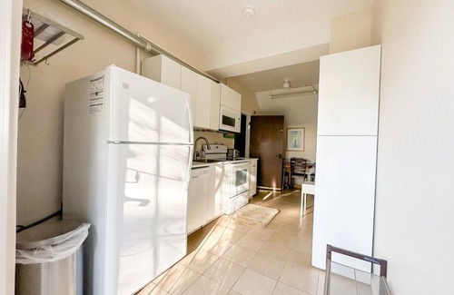 Hayward Apartamento | 2BR, Canyon Views WiFi Parking Near CSU & Hospitals, BART & Trails.