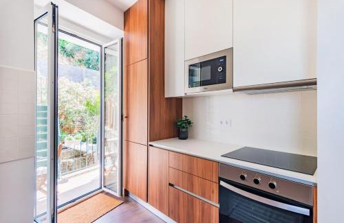Penha de Franca Apartamento | 2BR Cardiff Apartment with Balcony