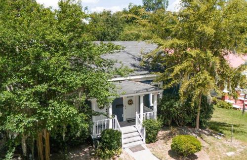 Thunderbolt Apartamento | 2BR Chic Duplex - Firepit - Perfect for Travel