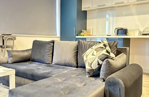 Woodthorpe Apartamento | 2BR City Centre Flat - Sleeps 7 - Parking - Near Arena
