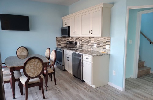 Broadkill Beach Condominio | 2BR condo, 2nd floor. FREE kayaks and bikes. Hot Tub and Sauna - extra fee.