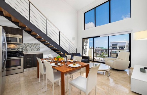 Washington Condominio | 2BR Condo 5* Location w/ AmazingViews ~ Pool ~ GYM