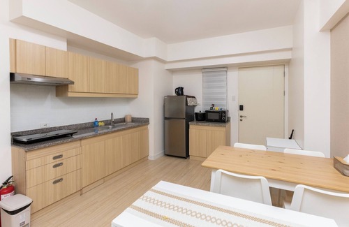 Project 4 Condominio | 2BR Condo + Balcony & WiFi @ Infina Towers near LRT