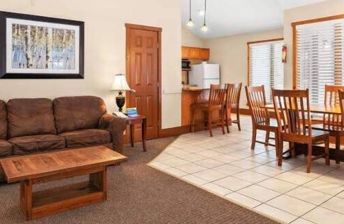 Shawnee On Delaware Condominio | 2br Condo Family Fun in Picturesque Poconos!